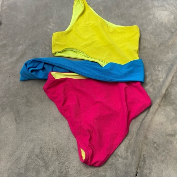 New! Beach Riot Carlie Retro Pink Colorblock One Piece Swimsuit 3903 - Picture 9 of 9